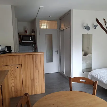 2 Pers Avec Balcon, Centre Brides-les-bains, Animaux Et Parking, Wifi Inclus - Fr-1-512-117
