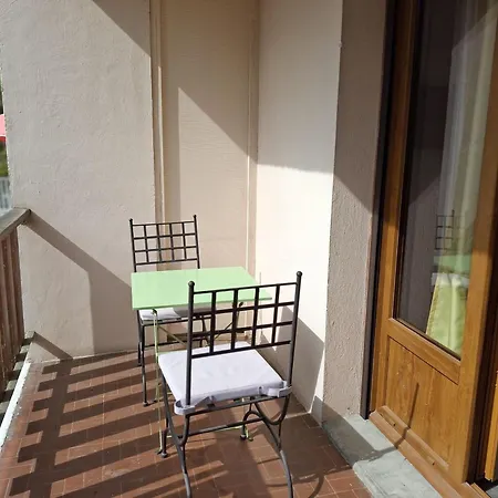 Apartment 2 Pers Avec Balcon, Centre Brides-les-bains, Animaux Et Parking, Wifi Inclus - Fr-1-512-117 *